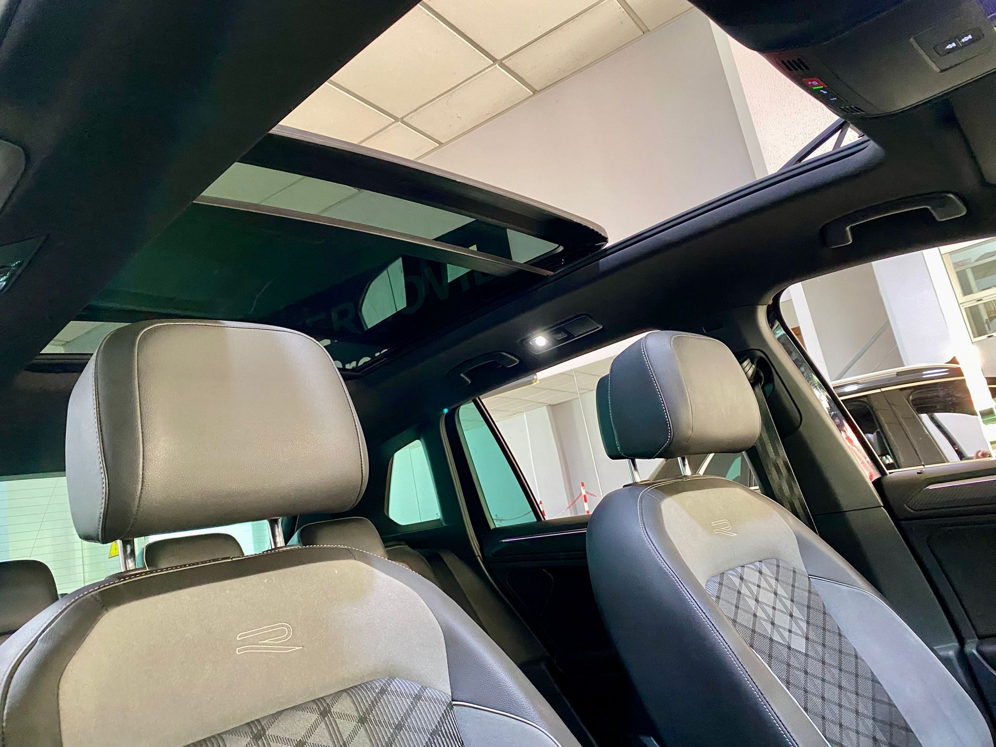 VW Tiguan R-Line DSG 4Motion -VENDIDO –