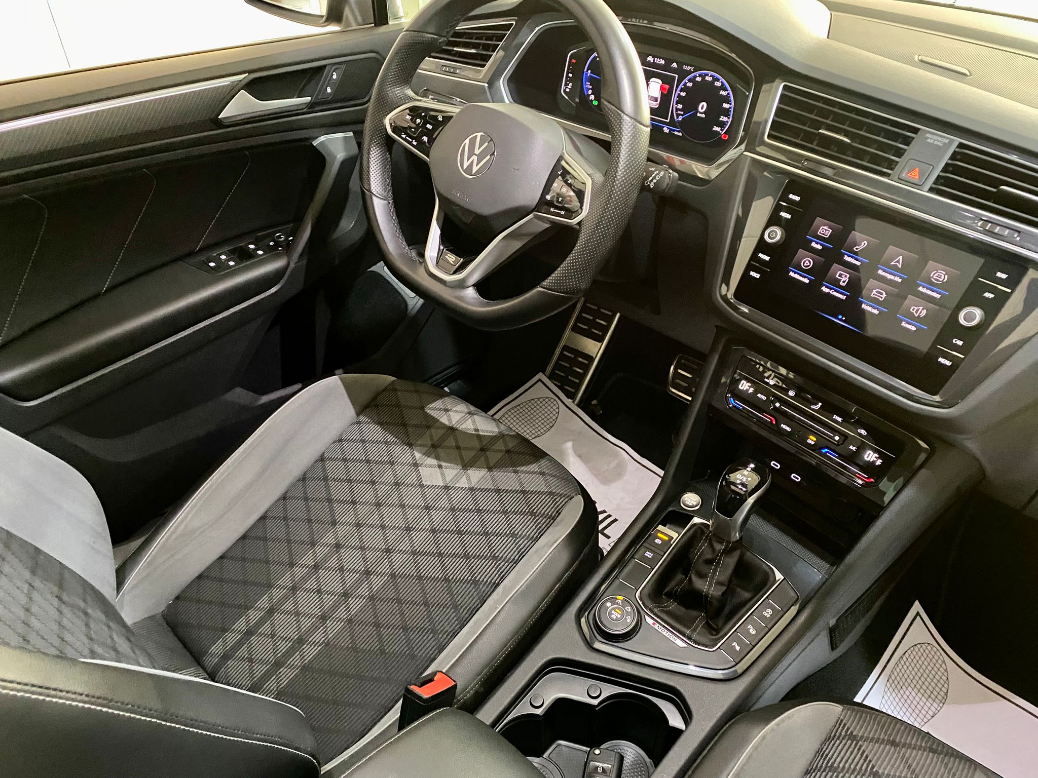 VW Tiguan R-Line DSG 4Motion -VENDIDO –