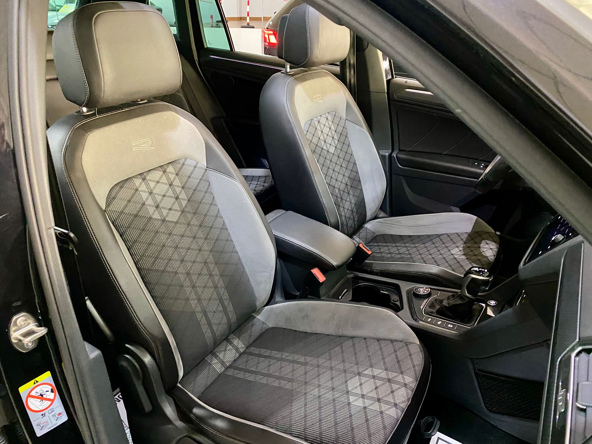 VW Tiguan R-Line DSG 4Motion -VENDIDO –