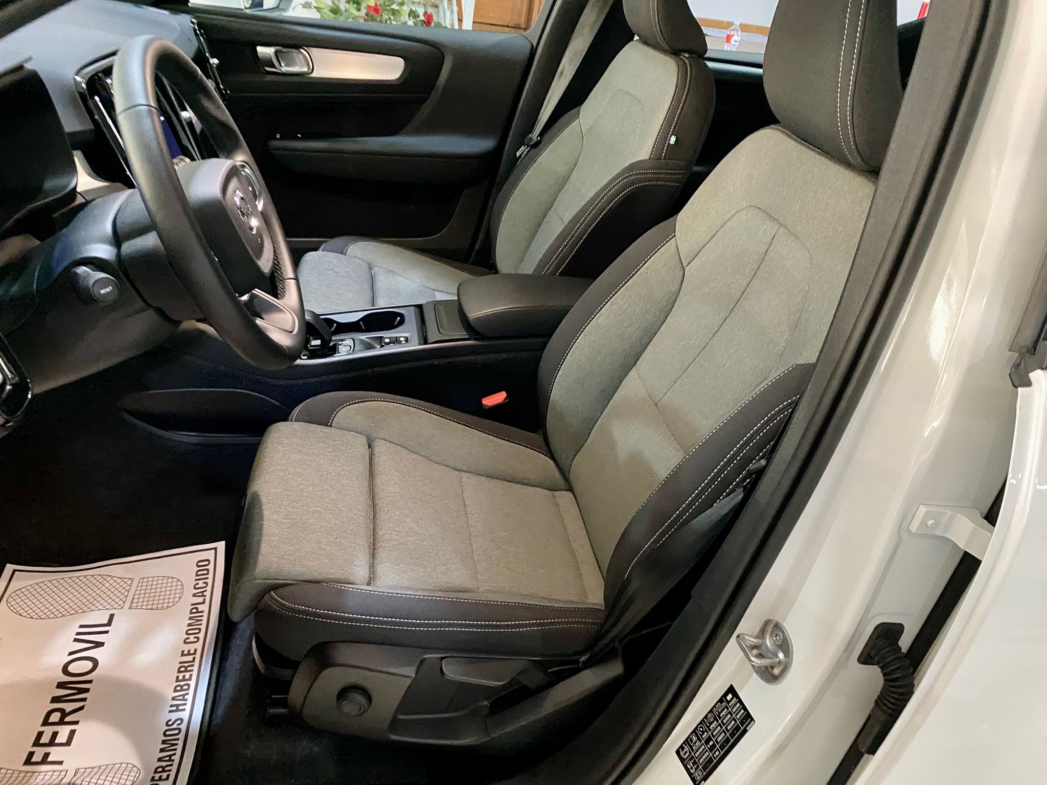 VOLVO XC40 163cv Automático ECO