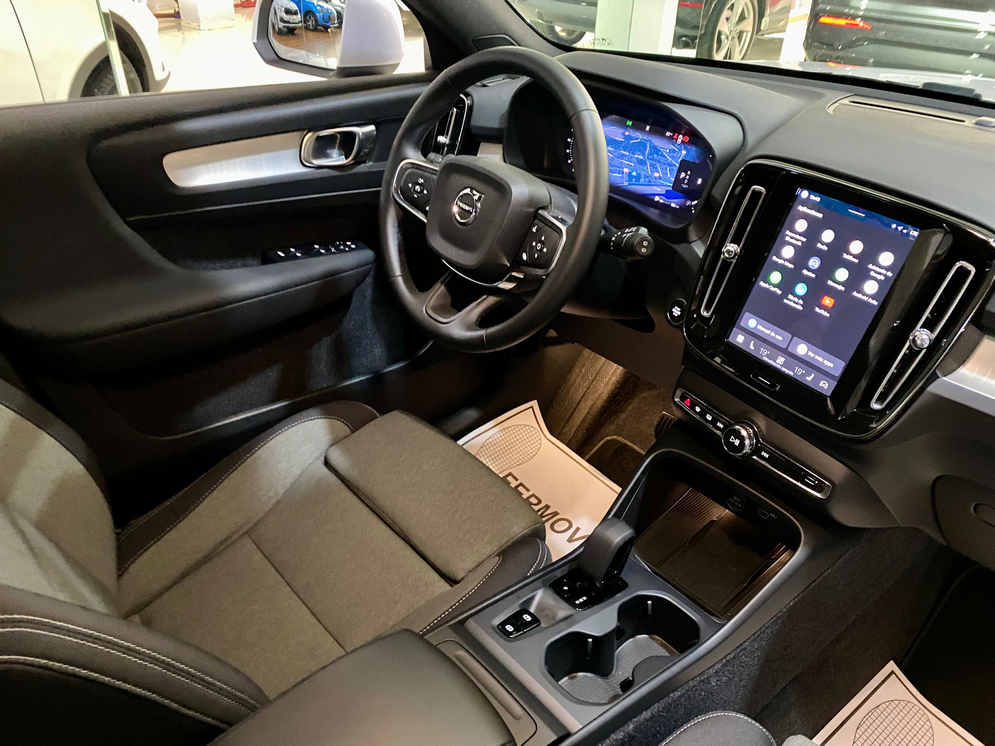 VOLVO XC40 163cv Automático ECO