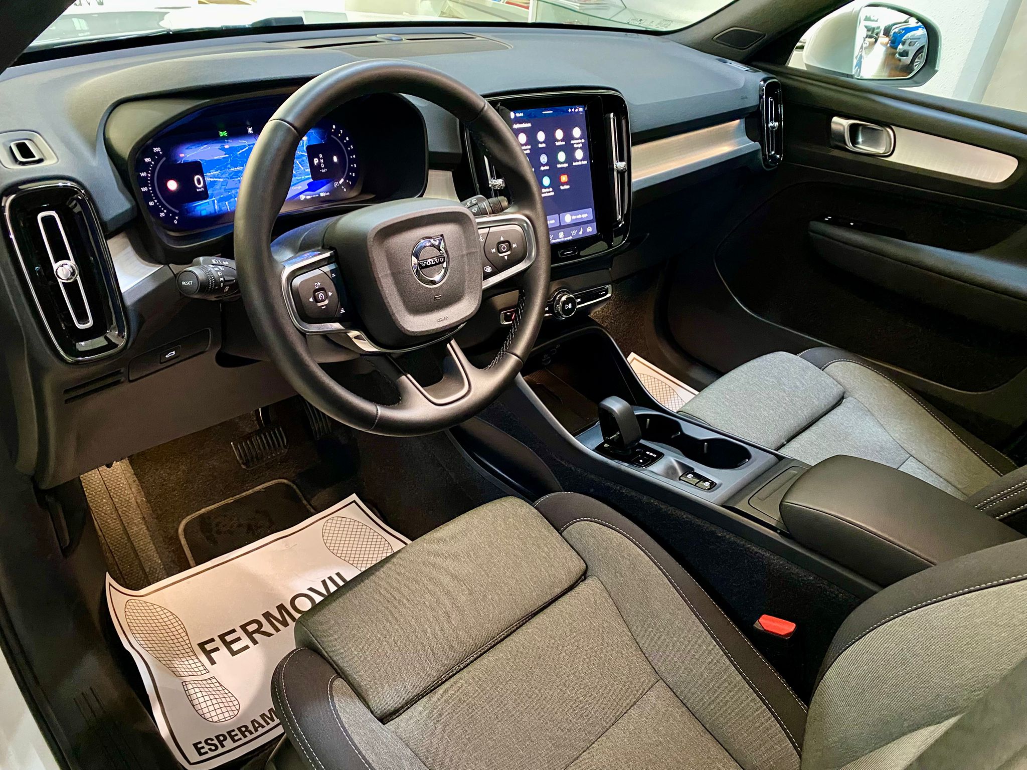 VOLVO XC40 163cv Automático ECO